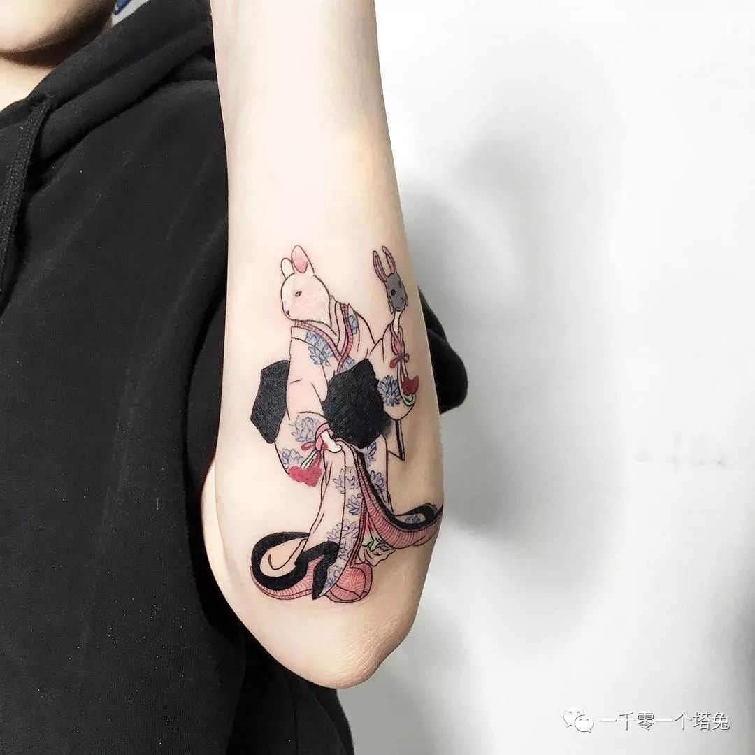 属兔纹身会选择纹在哪个部位_达一风水网