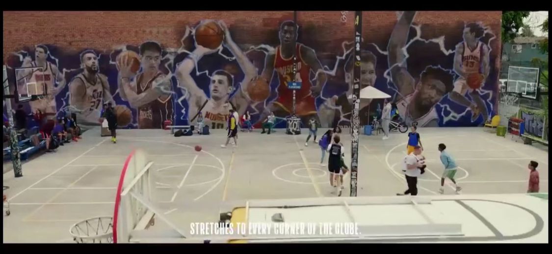 nba75周年短片有哪些球星（30+巨星出镜！NBA发布75周年宣传片：布克致敬科比 姚明纳什上墙）