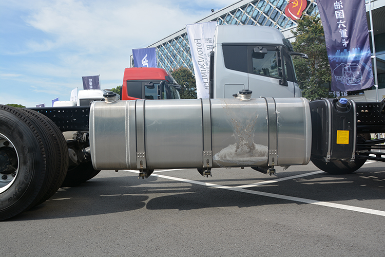 最高580马力，可选8气囊桥，绿通冷链就选欧曼EST国六8x4载货车