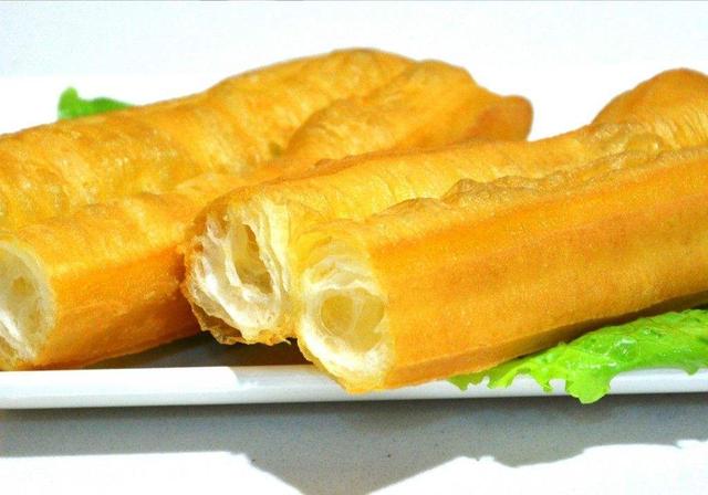 在家自制脆皮大油条，端上桌就被抢光了，建议收藏