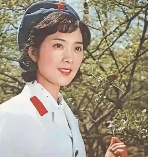 中国8大美人今昔颜值对比，有人整容颜垮，有人优雅老去，差距大