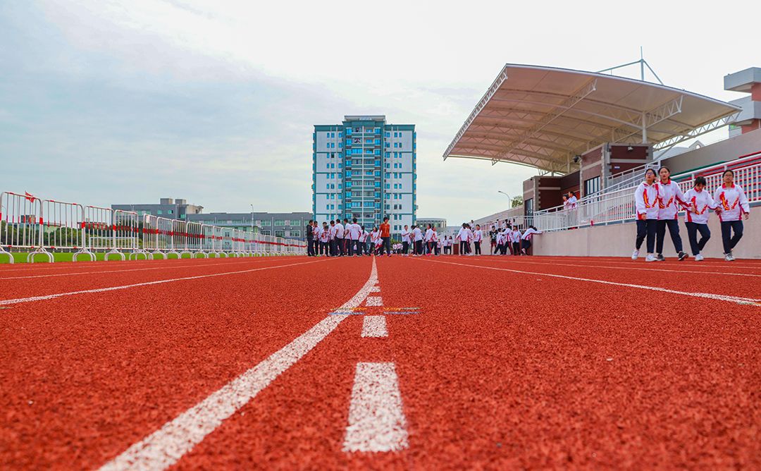 泉州这所中学，办过世界级比赛，还有独立露天游泳池？！厉害了！