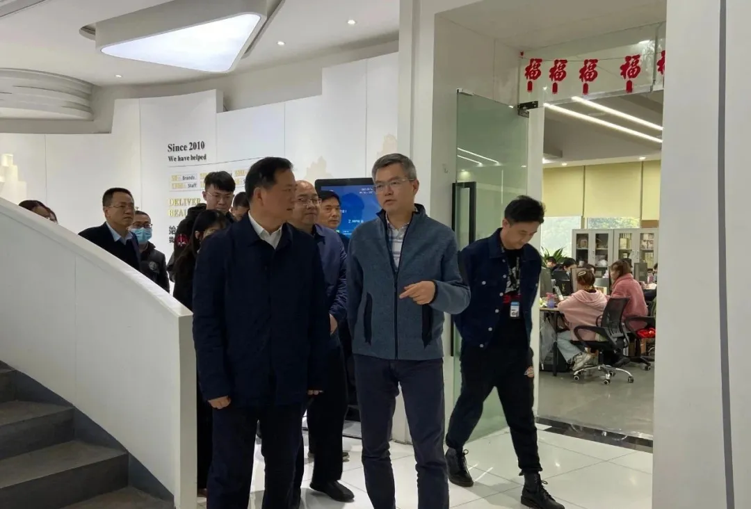 这家美妆电商一年赚了近5亿，如今冲击港股上市