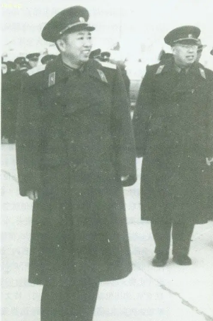 “雷公爷”刘亚楼顶撞毛泽东，毛主席却说：他说了算吧，我管不了