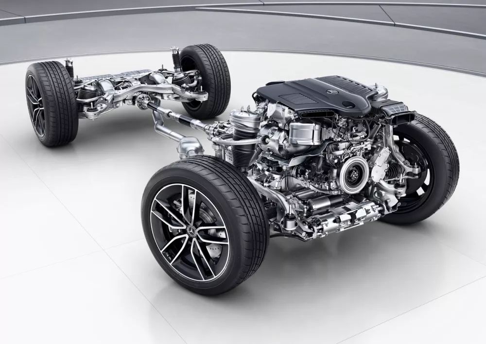 50;而在gle450版本上搭载的则是td116的智能全时四驱,前后轴的动力