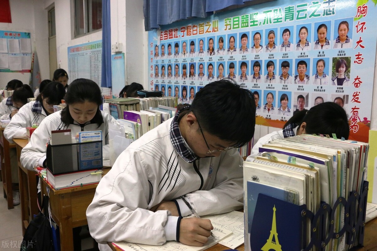 2021高考录取，中山大学再爆“冷门”，多省录取分数创新低