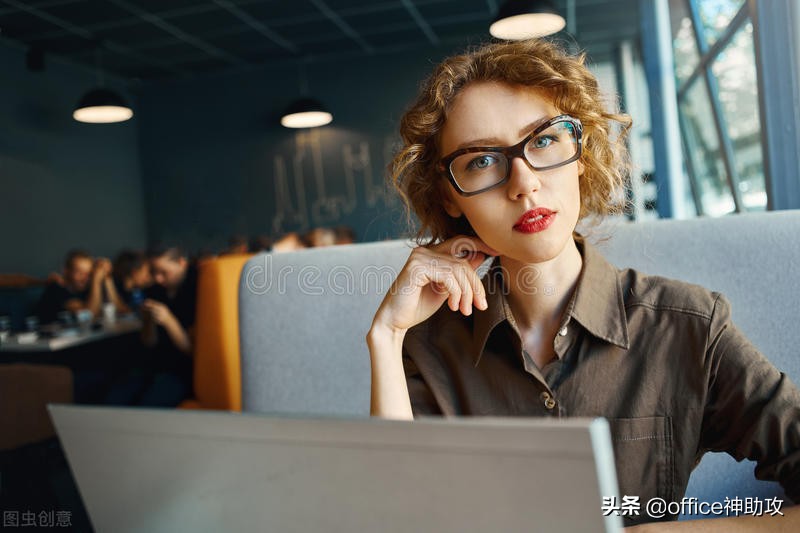 女面试官：我背后拉链开了，你要如何提醒我？高情商回答当场录用