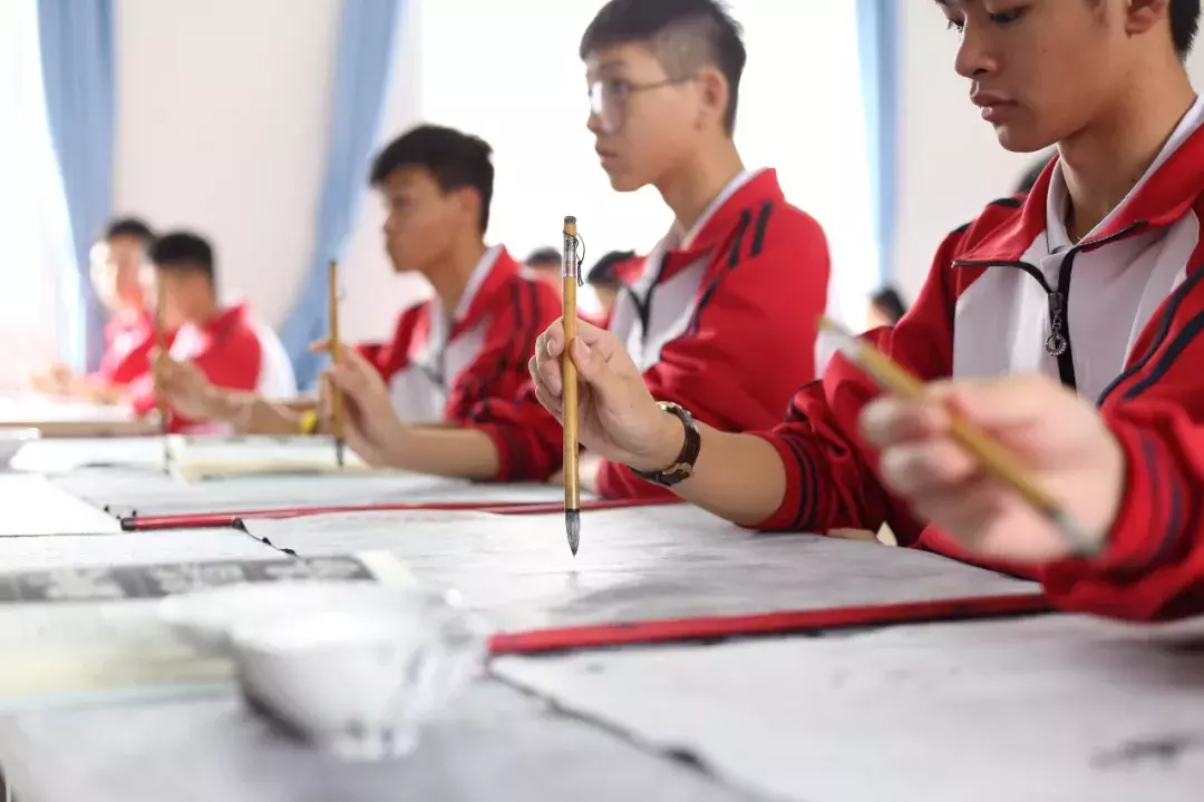 佛山市岭南美术实验中学2019年高中招生方案