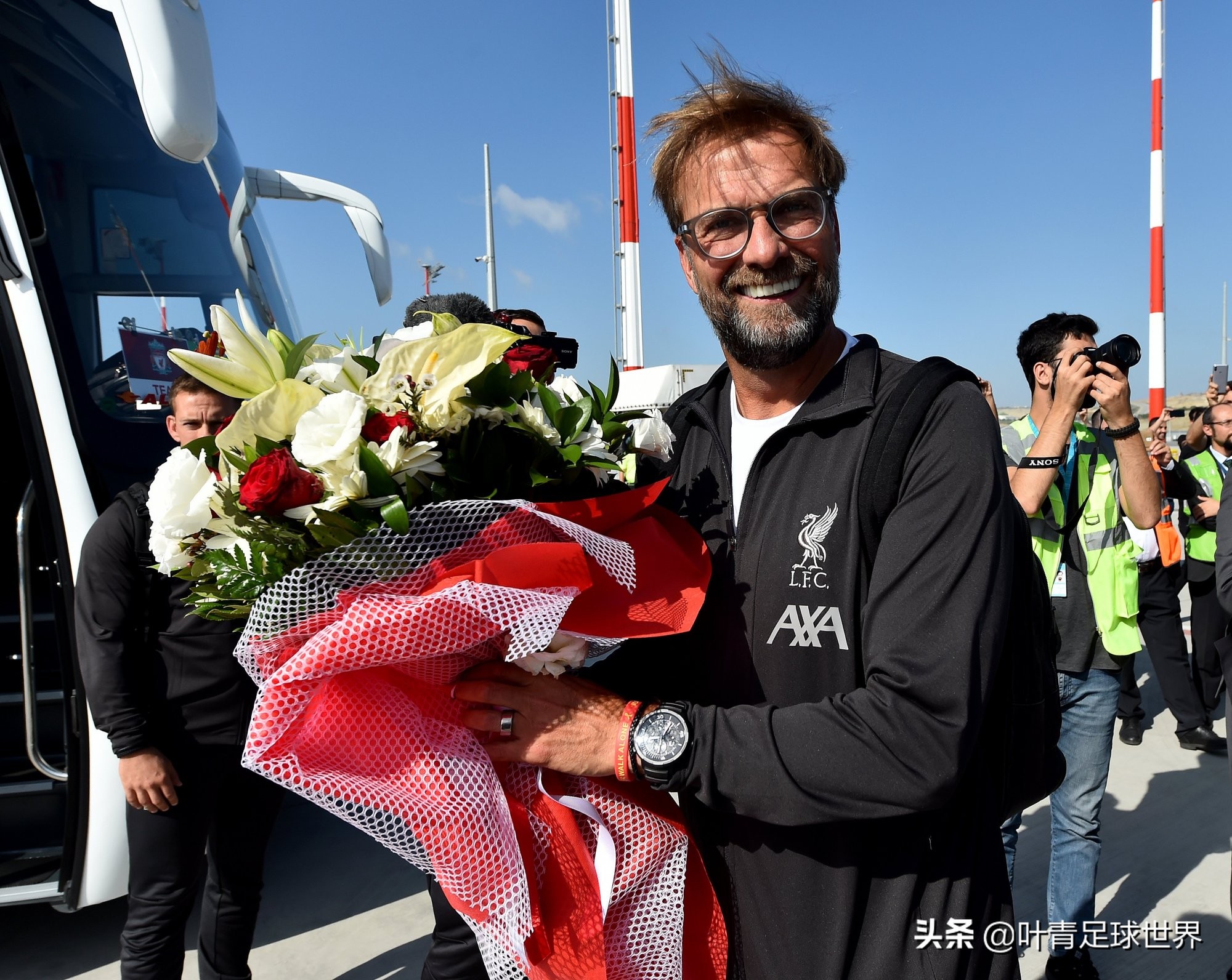 今天有没有欧洲足球直播（央视今夜直播！欧洲足坛打响145亿决战：2大历史时刻即将诞生）