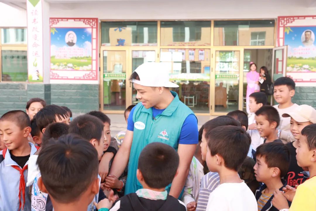 奥运冠军何冲与东乡少年：相信人生还有另一种可能