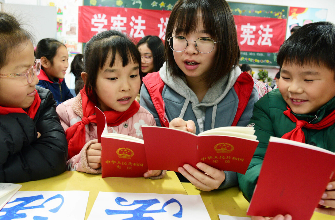 学生“藏头诗”检讨书走红，字里行间诚恳反省，但被老师一眼看穿