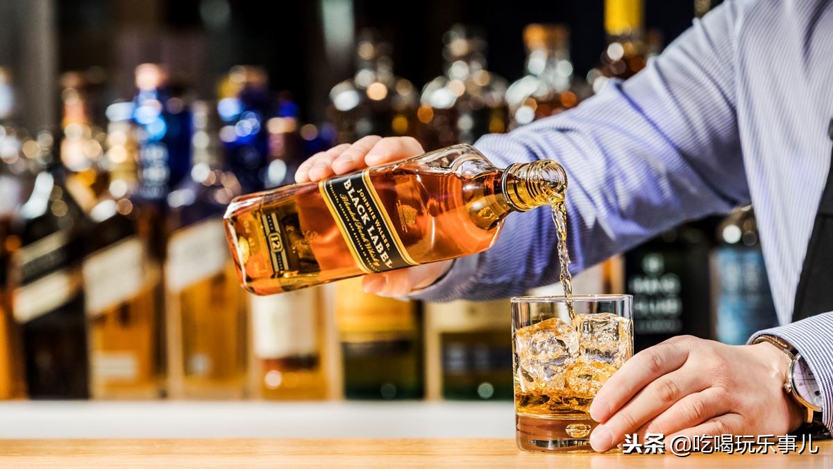 酒吧里常说的“红方、黑方、蓝方”，到底是什么？