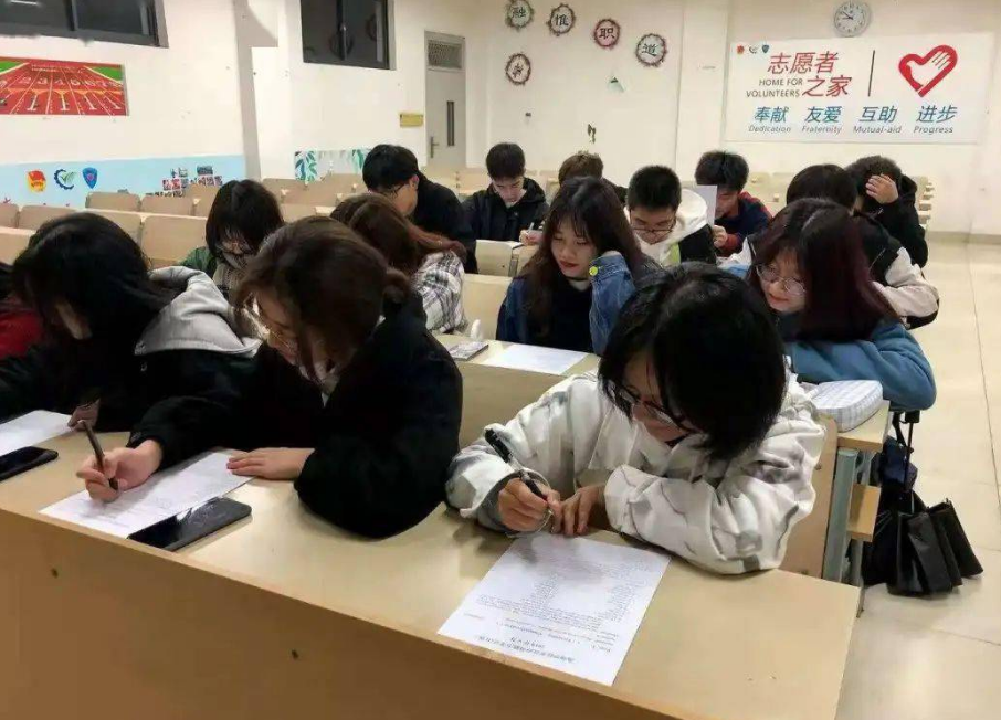 大一新生进社团有用吗？三个社团将影响大学生活，学生可别错过