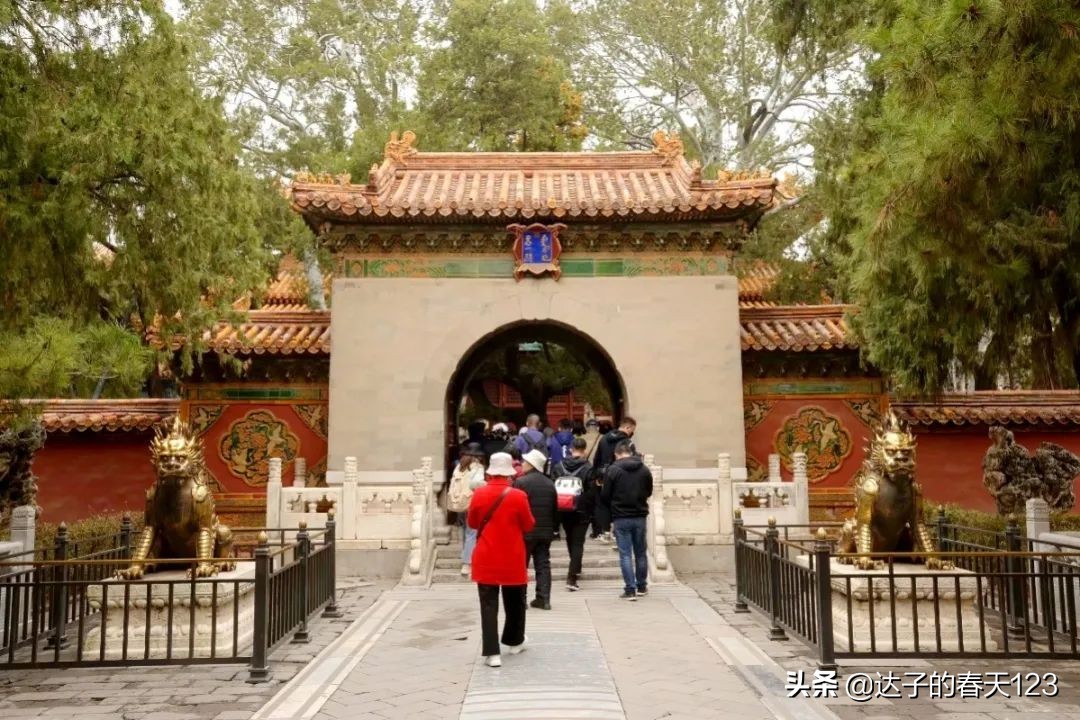 北京旅行2：炒肝脏、天安门、故宫、炸酱面、沿河的肉饼