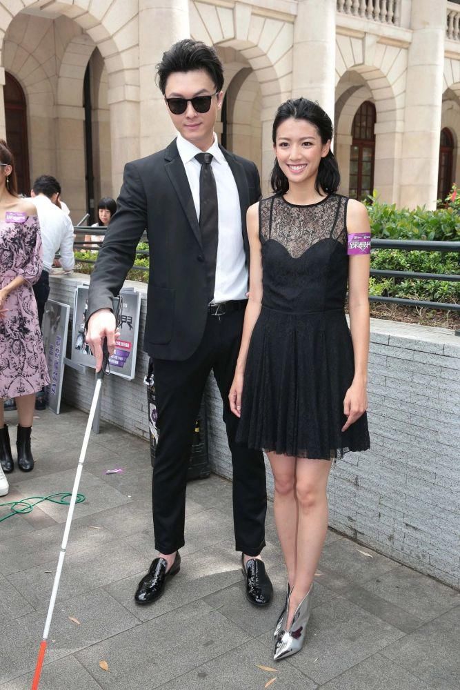 “盲侠大律师”王浩信：二获TVB视帝好风光，曾在妻子孕期出轨