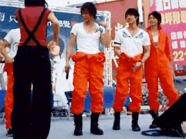 隐婚、出柜、性骚扰？塌房算什么，这个初代男团才是真的有故事