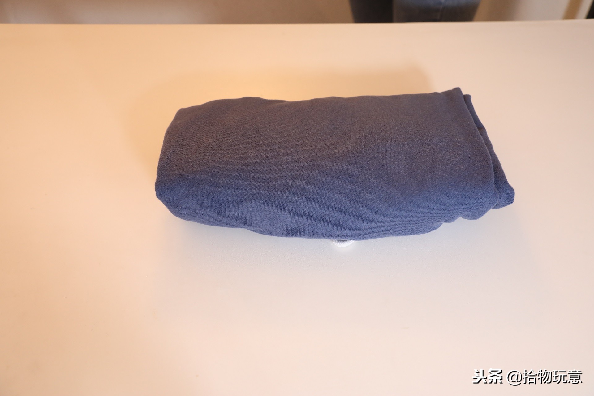 向家政阿姨偷师的叠衣服妙招，各种衣服轻松整理好，省空间还方便