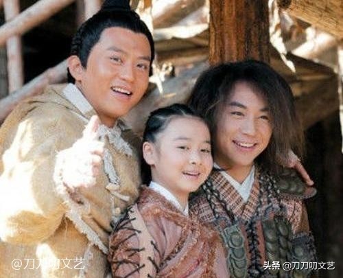 《家有儿女》12位小演员，有人没戏拍、有人红得发紫，对比太唏嘘