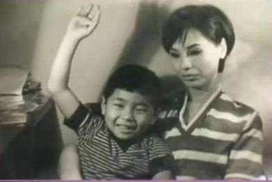 王杰被遗弃、被欺骗、被下毒…歌坛浪子的一生似乎都在苦难中度过