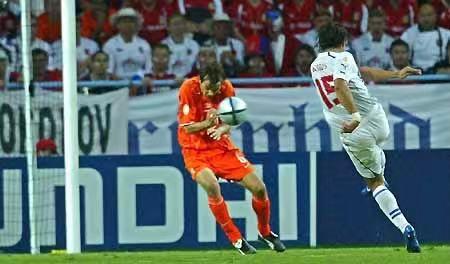 2004世界杯在哪个国家举行（2004年欧洲杯：冷门与颠覆齐飞，青春共激情一色）