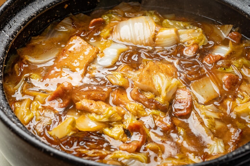 白菜炖豆腐，先炒白菜还是豆腐？大厨教你正确顺序，鲜香又入味