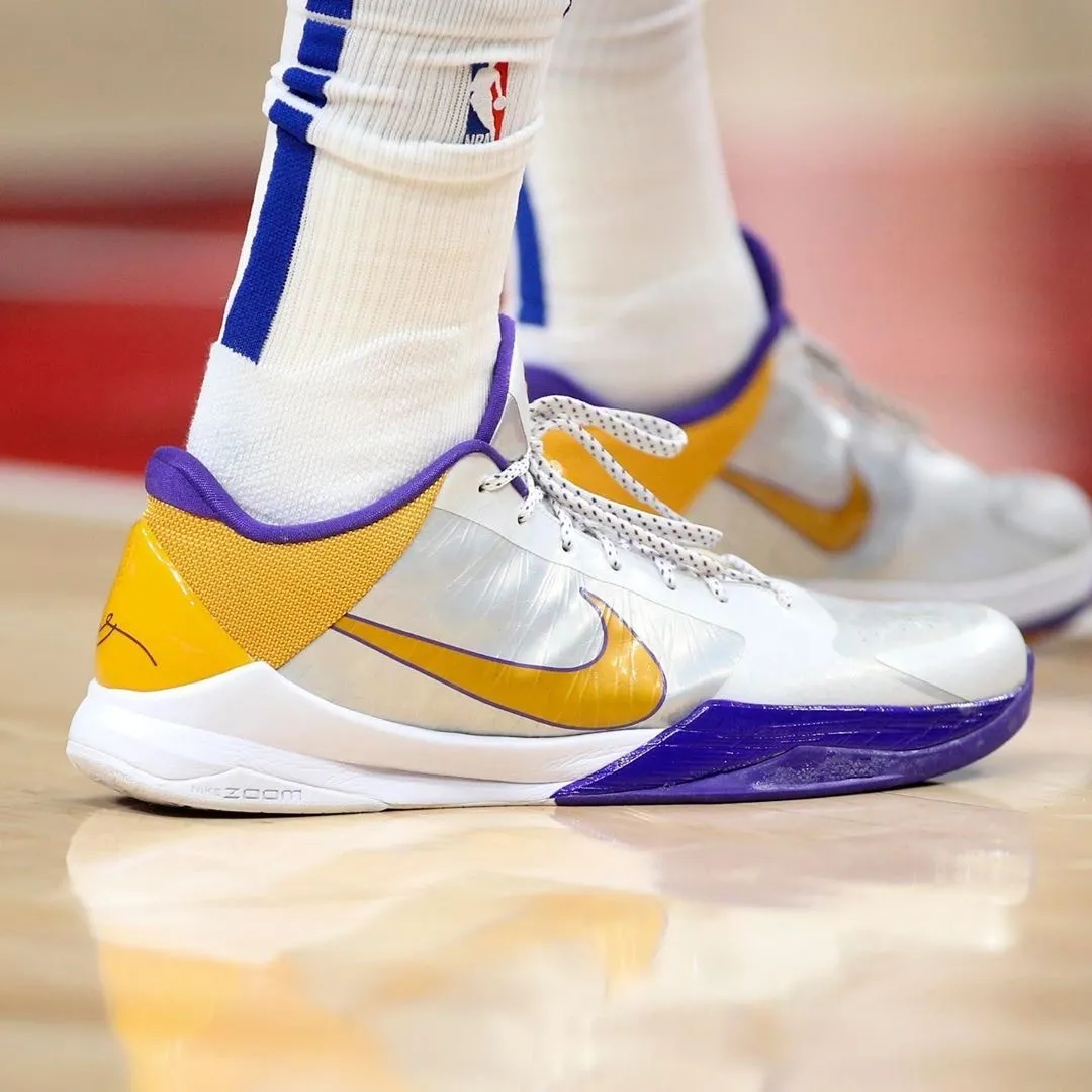 kobe12(NBA球员上脚：超多Kobe5个人配色，塔克浓眉德罗赞都有)