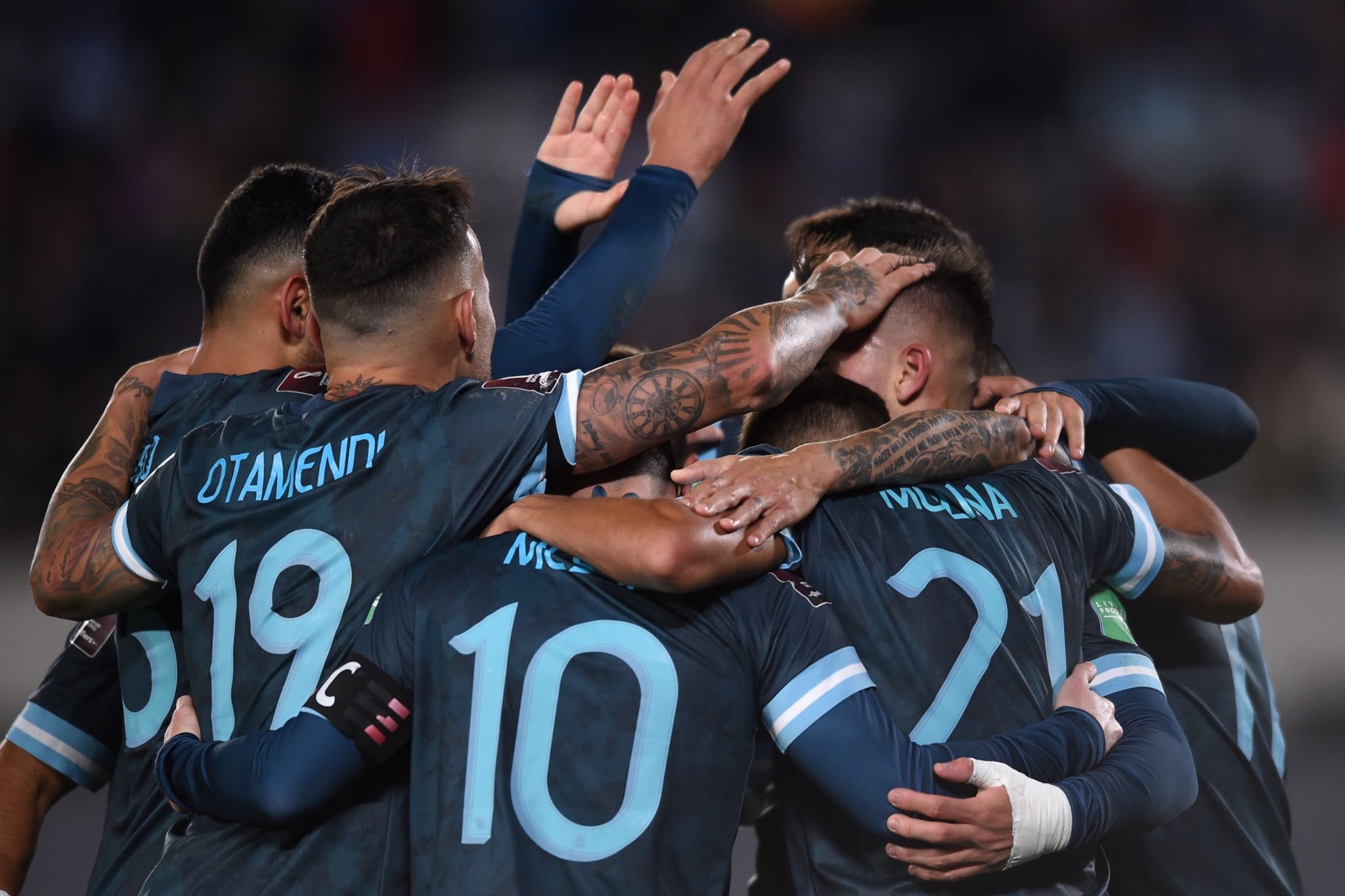 斯卡洛尼率领阿根廷连续30场不败(1-0！阿根廷延续24场不败，梅西16年没在世预赛攻破过秘鲁)