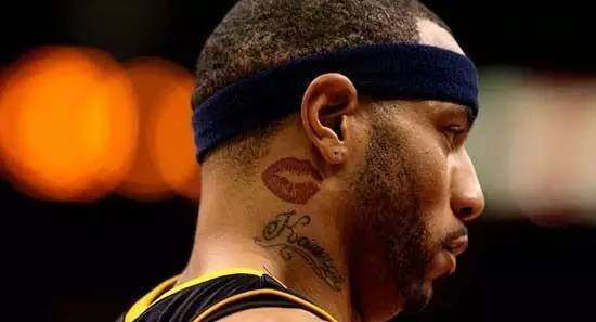 为什么nba的球员全有纹身(NBA球星纹身的含义：詹姆斯纹身霸气十足，科比肩膀上的蝴蝶皇冠)