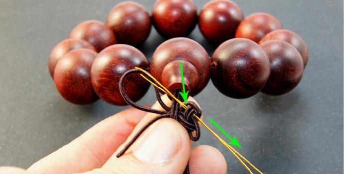 「转载」佛珠手串三通穿法与佩戴小技巧