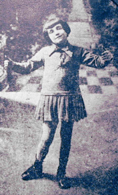身高仅1.47米的她，却被誉为“法国女神”，一首歌传唱75年