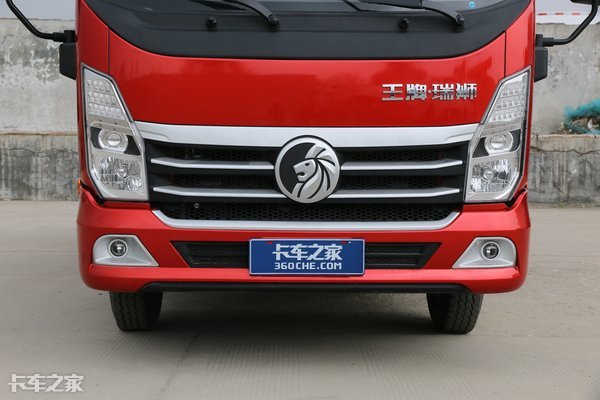 搭载130马力潍柴机,窄体版进城更灵活,实拍重汽王牌瑞狮轻卡