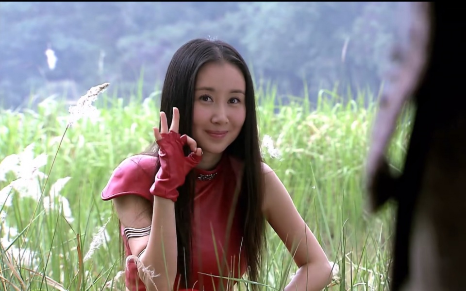 舒畅扮演的傻妞可以是全剧最大的亮点,她从一个冷冰冰的机器逐渐被男