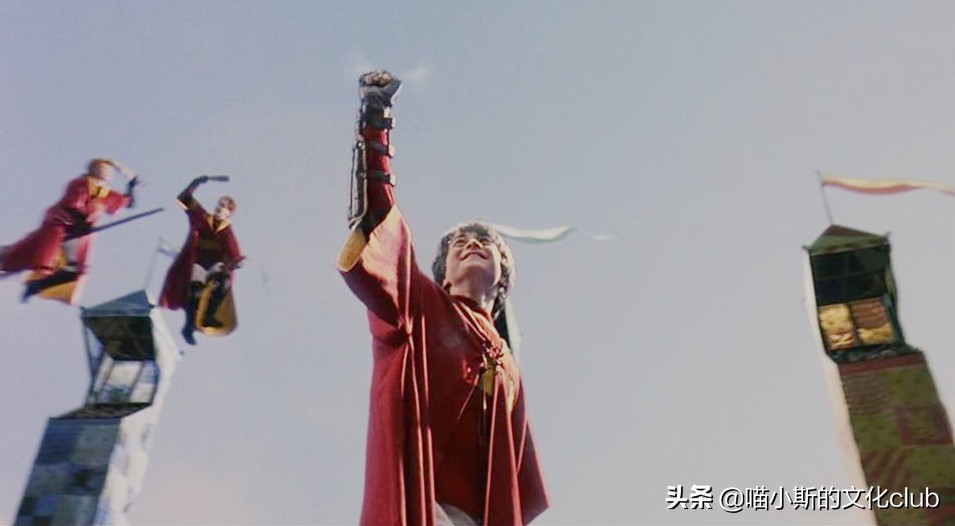 奥利弗诺伍德介绍（《哈利·波特》：和哈利比起来，奥利弗·伍德这个队长或许更优秀）