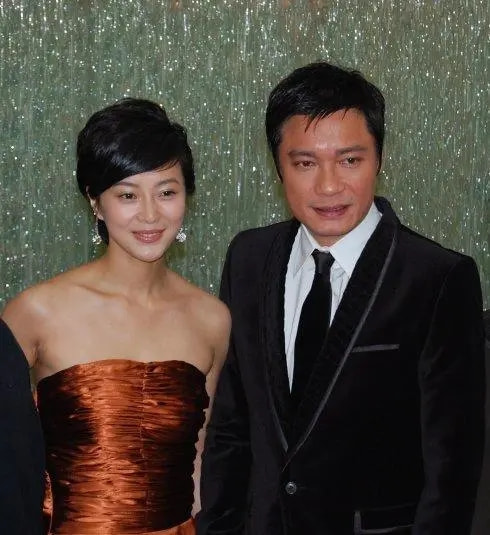 5位港圈中的“渣男”，陈浩民借醉狼吻女模特，罗嘉良被指弃糟糠