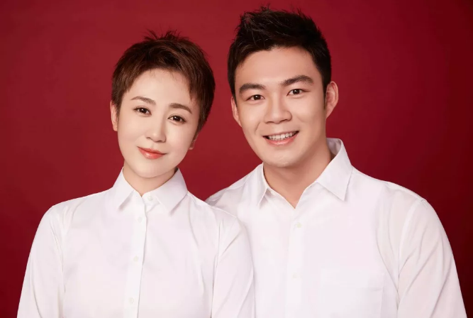 杨丞琳被求婚(李荣浩向杨丞琳求婚成功:喜欢一个人,捂着嘴巴也会从