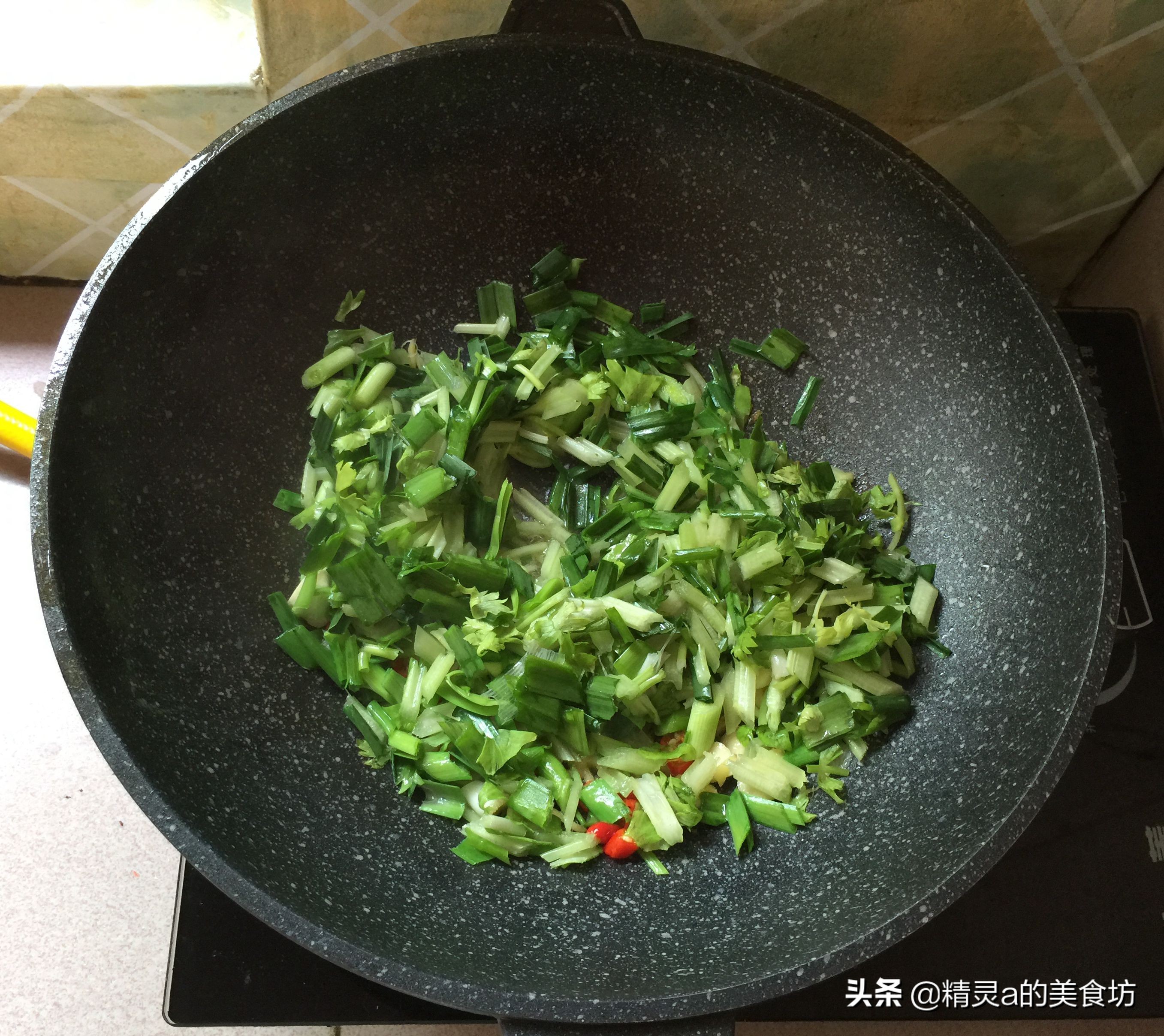小河虾最美味的做法，又香又鲜，连壳一起吃，补钙又下饭，真好吃