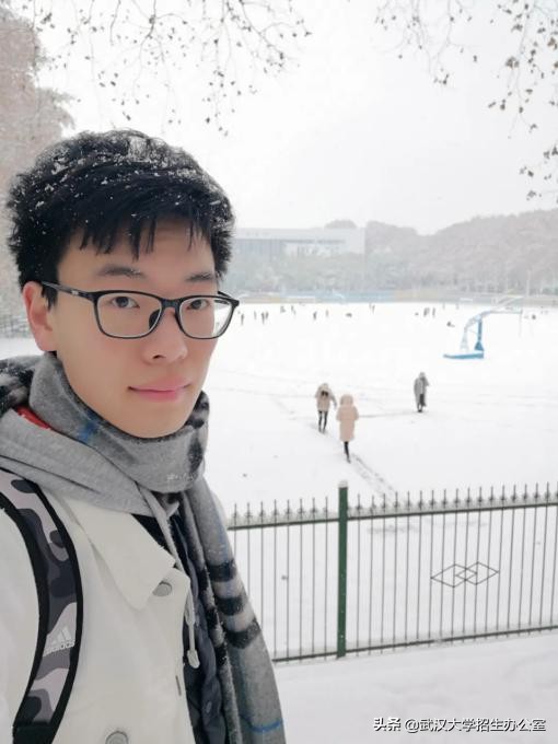 开挂！湖北学霸带领全班创造历史最高保研率！本科期间拿遍高额奖学金！