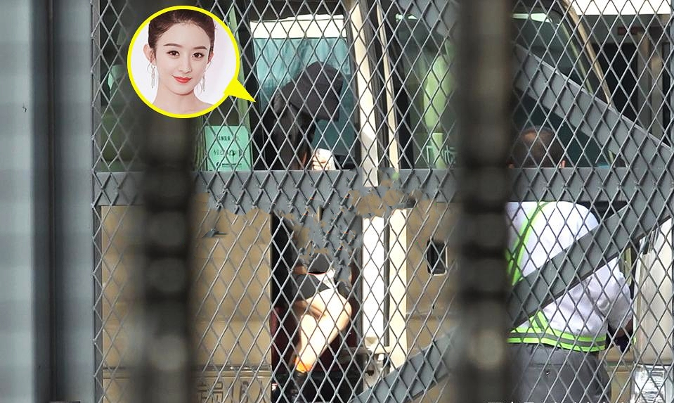 赵丽颖回8000万北京豪宅，乘百万豪车现身，离婚后状态远胜冯绍峰