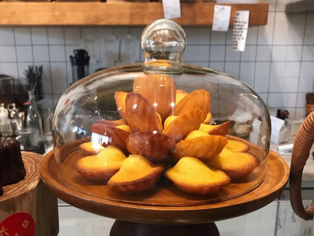 碳水星人欲罢不能！深圳这6家宝藏面包店，每款都很绝