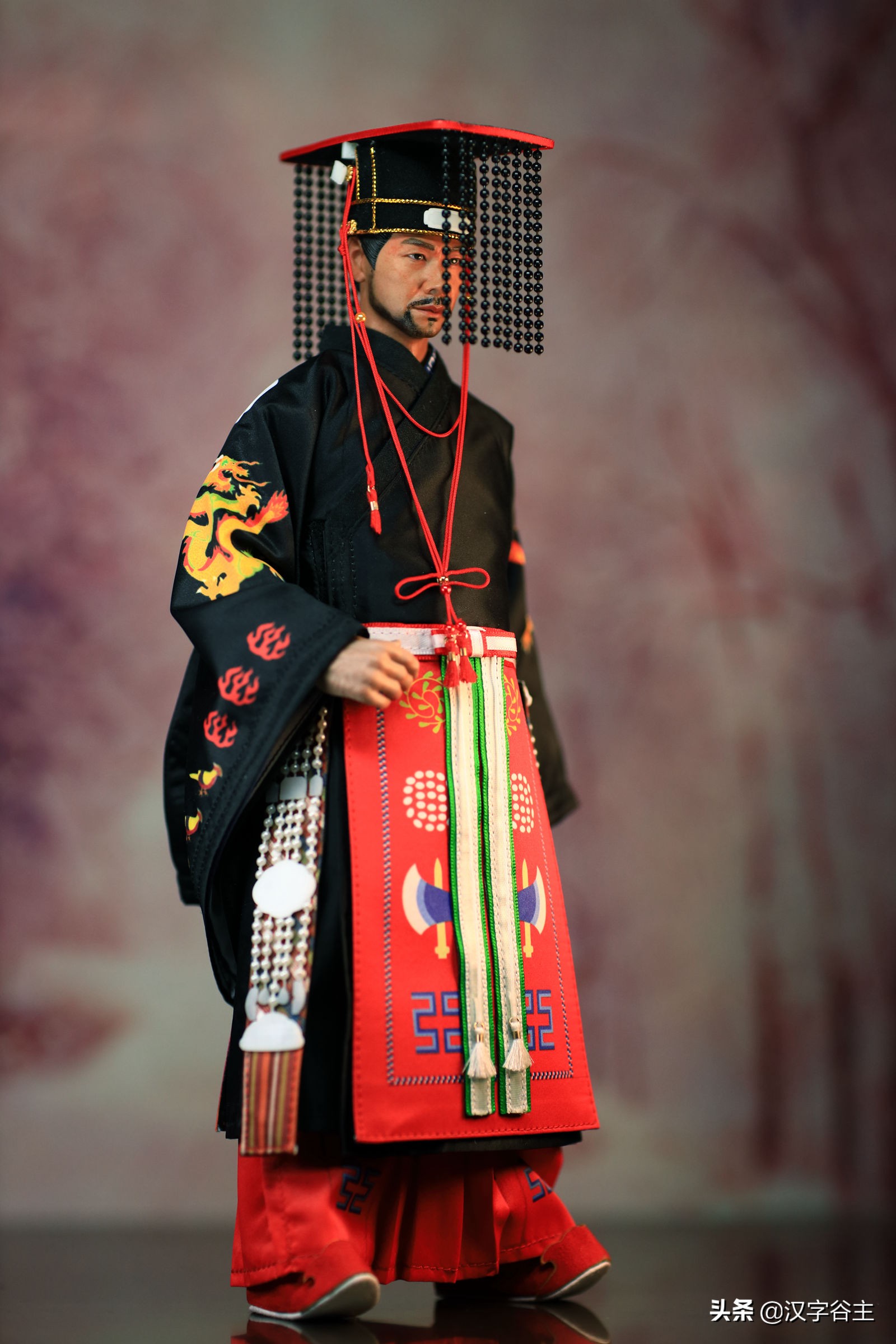 士大夫束在衣外的大腰带.