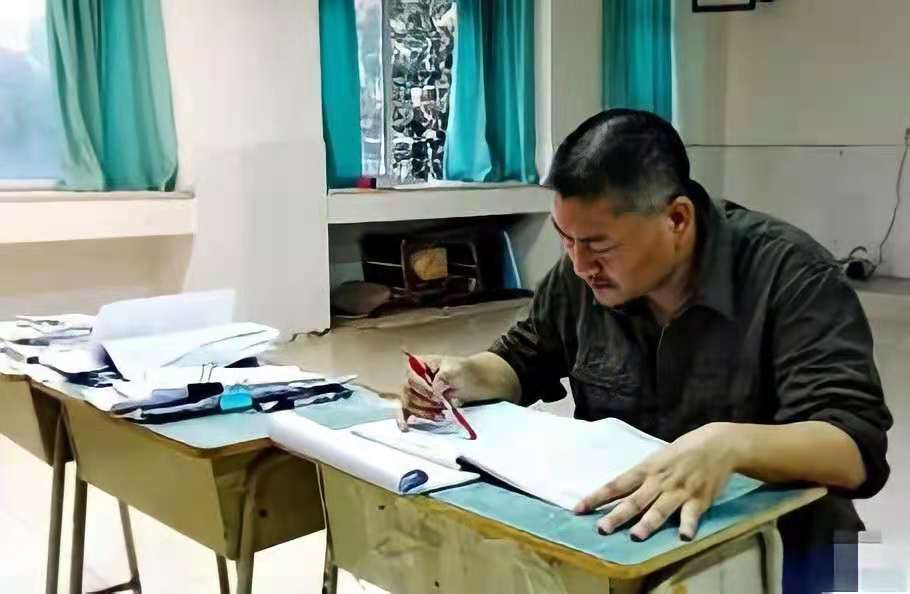 高考钉子户梁实：参加高考24次，今年再次走进考场，结局怎样呢？