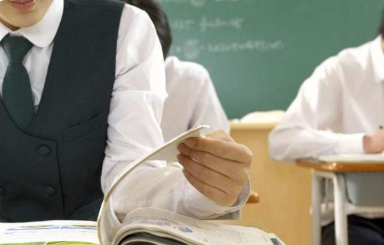 日语也能参加高考？高中生“放弃英语学日语”，理由很有说服力