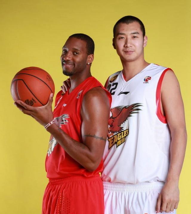 2003年cba狀元（綽號小飛俠，他是03白金一代唯一的中國球員，被譽為河南“姚明”）