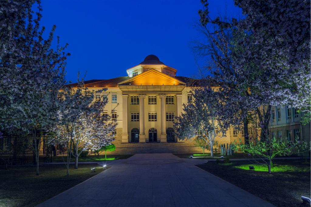 校考专业成绩状元，天津美术学院高考文化成绩最低需要多少分？