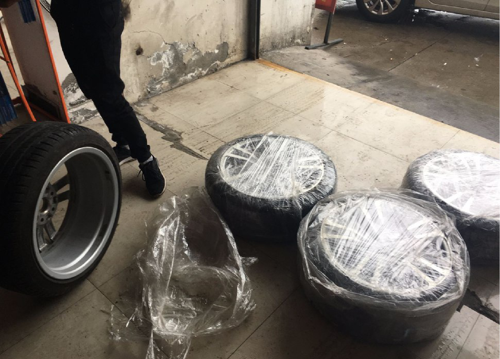 奥迪A3变身S3进化史：总花费一万二，轮毂和卡钳大改装！