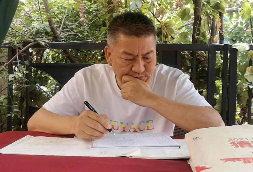 高考“最牛钉子户”成绩已出，25次也未能圆梦，明年他还会继续吗