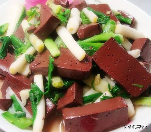 17道和蒜苗搭配的家常菜做法，口味鲜美，营养丰富