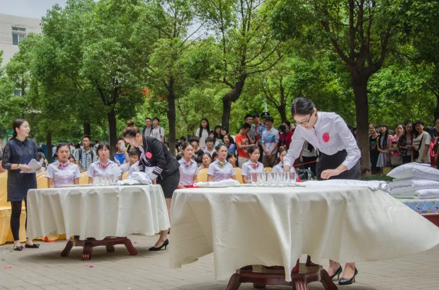 来武汉外语外事职业学院，出国不是梦