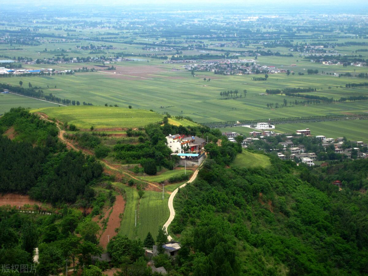西安灞桥区和长安区哪个好？