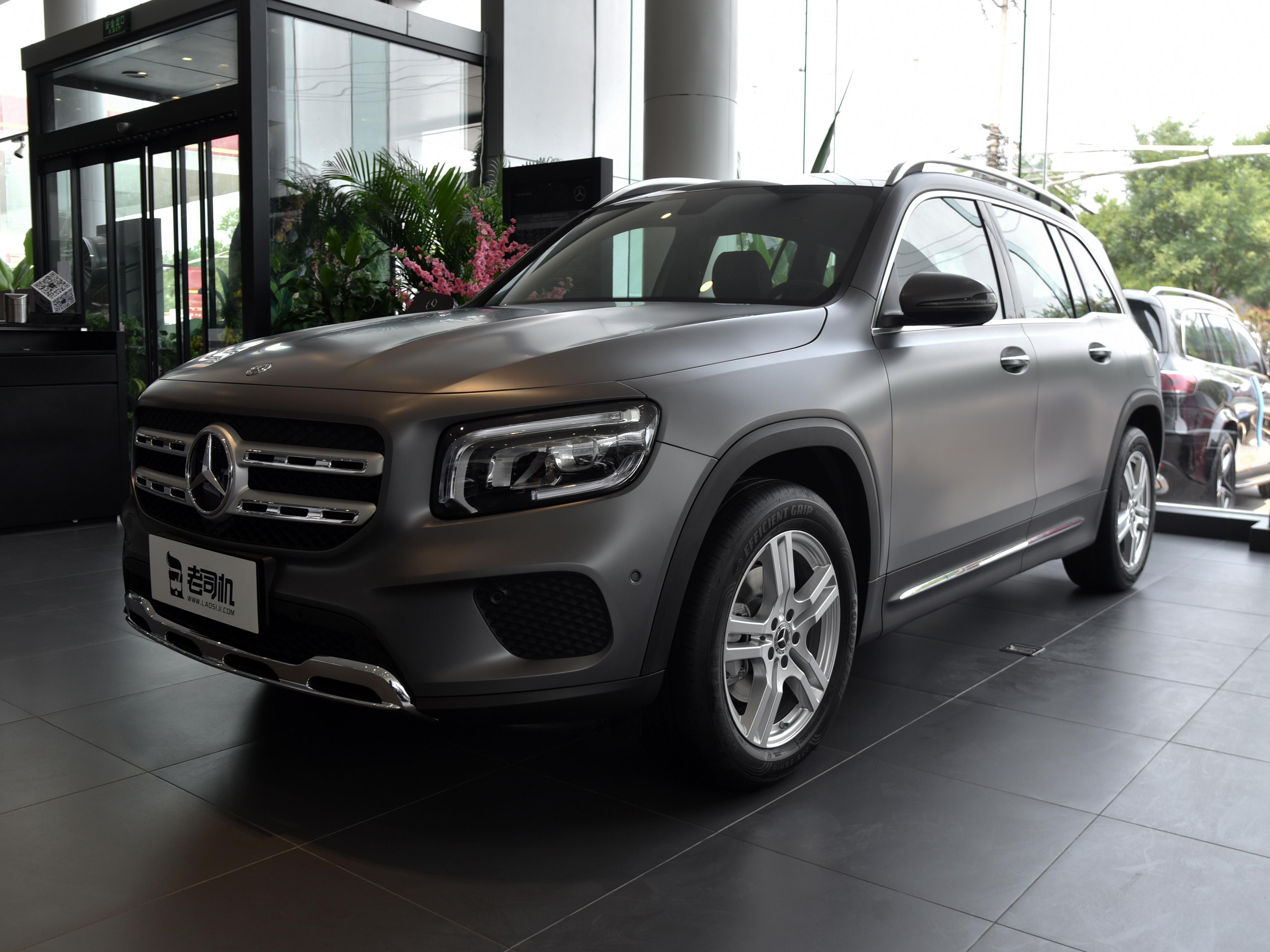 油耗较低可选7座,豪华入门大尺寸suv,实拍奔驰glb